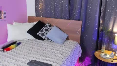 Snapshot of danna__castle chatting on March 11, 4:54 am Dannacastle online show from March 11, 4:54 am