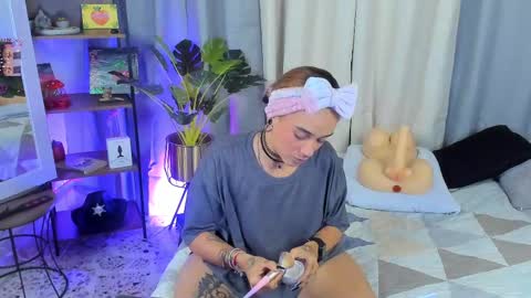 Snapshot of danna__castle chatting on September 25, 5:55 am Dannacastle online show from September 25, 5:55 am