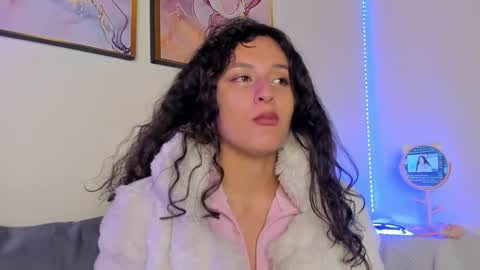 Danna Lovs online show from January 28, 1:49 pm