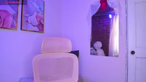 Danna Lovs online show from February 25, 7:14 pm