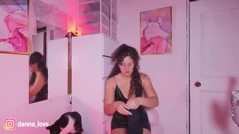 Danna Lovs online show from October 1, 5:30 pm