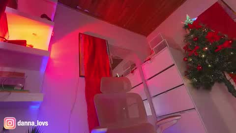 Danna Lovs online show from November 20, 5:01 pm