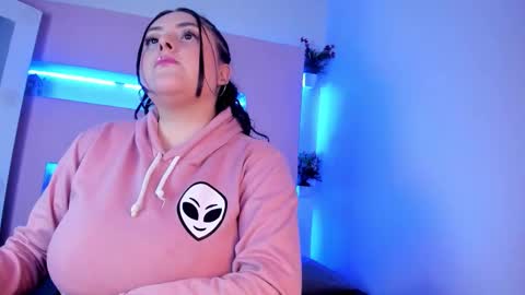 Snapshot of danna_pink__ chatting on October 31, 11:00 am DANNA PINK online show from October 31, 11:00 am