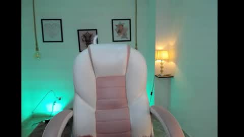 Snapshot of danna_rouse_ chatting on June 29, 11:05 pm Danna online show from June 29, 11:05 pm
