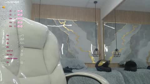 danna online show from September 8, 7:24 pm