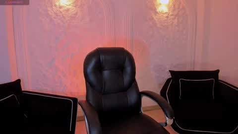 Danna Cruz  online show from November 7, 7:03 pm