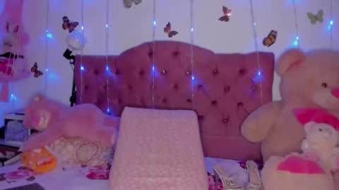 Danna Sofia jeins online show from April 9, 2:11 pm