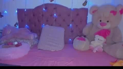 Snapshot of dannajeins chatting on April 19, 6:10 pm Danna Sofia jeins online show from April 19, 6:10 pm