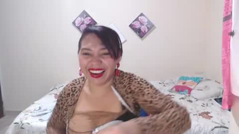 Snapshot of dannamomcerratt chatting on June 13, 4:43 am dannamomcerratt online show from June 13, 4:43 am
