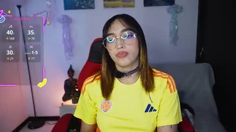 Snapshot of dannielle_ chatting on June 23, 7:56 pm online show from June 23, 7:56 pm