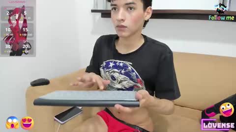 Snapshot of danniels_sweet chatting on December 19, 1:51 pm danniels_sweet online show from December 19, 1:51 pm