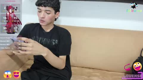 Snapshot of danniels_sweet chatting on December 21, 6:12 pm danniels_sweet online show from December 21, 6:12 pm