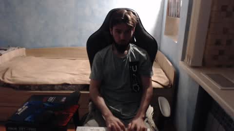 Danny online show from December 12, 1:32 am