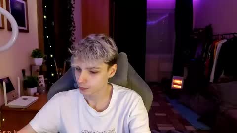Snapshot of danny_fox888 chatting on February 25, 3:10 pm Daniel online show from February 25, 3:10 pm