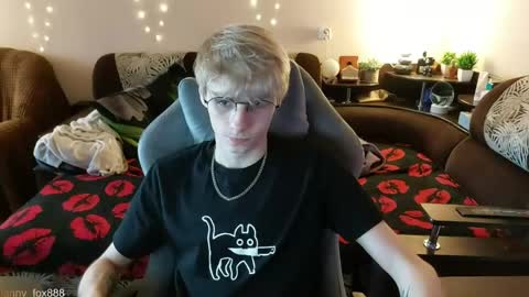 Snapshot of danny_fox888 chatting on April 30, 12:17 am Daniel online show from April 30, 12:17 am