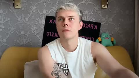 Snapshot of danny_love01 chatting on July 11, 1:36 pm danny online show from July 11, 1:36 pm