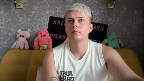 Snapshot of danny_love01 chatting on July 23, 5:44 pm danny online show from July 23, 5:44 pm