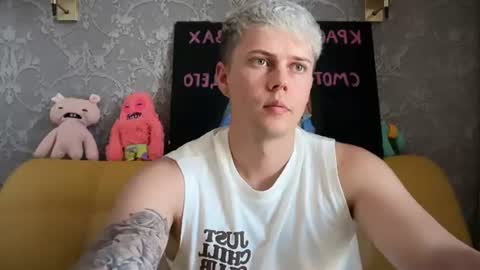 Snapshot of danny_love01 chatting on July 24, 1:31 pm danny online show from July 24, 1:31 pm