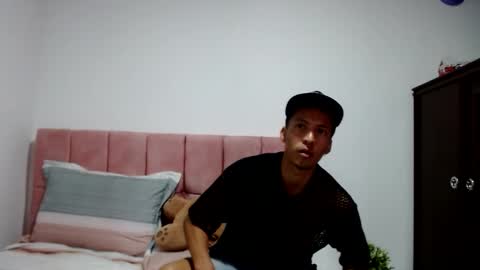 Snapshot of dannyhothot chatting on March 7, 9:27 pm danny and ruby online show from March 7, 9:27 pm