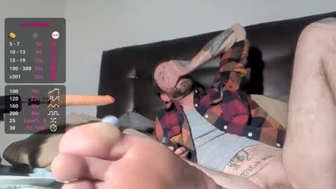 Snapshot of danooo1984 chatting on December 21, 8:43 am danooo1984 online show from December 21, 8:43 am