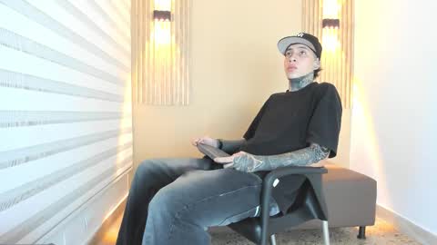 dante_armstrong online show from December 17, 3:45 am