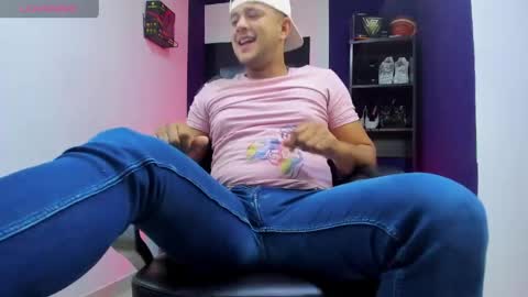 Snapshot of dante_bigboss chatting on May 1, 10:31 am Dante online show from May 1, 10:31 am