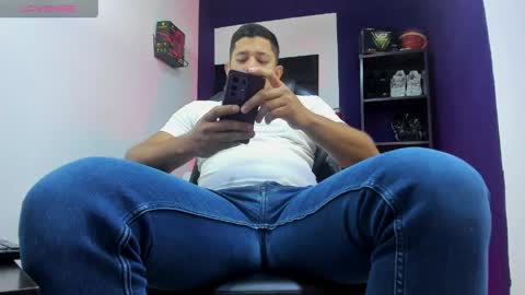 Snapshot of dante_bigboss chatting on May 4, 10:11 am Dante online show from May 4, 10:11 am