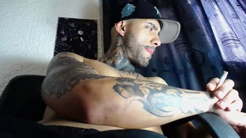 dante_d_angelo_ online show from January 18, 8:45 pm