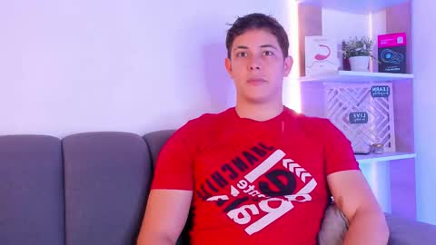 Snapshot of dante_seductor chatting on February 24, 7:56 pm Dante online show from February 24, 7:56 pm