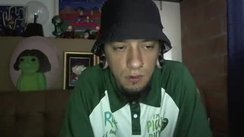 Snapshot of dante_x_5 chatting on November 2, 2:52 pm dante_x_5 online show from November 2, 2:52 pm