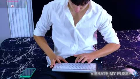 DANTEVIOLETE online show from May 2, 11:37 am