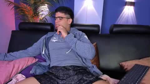 Snapshot of dantetargaryen chatting on March 22, 4:49 am Dante online show from March 22, 4:49 am