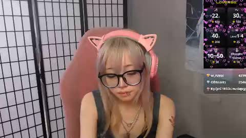 Snapshot of danyelleeyermann chatting on June 15, 1:02 pm danyelleeyermann online show from June 15, 1:02 pm