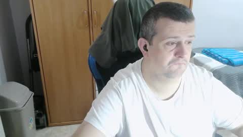 Snapshot of danysanchez1981 chatting on February 2, 11:42 am danysanchez1981 online show from February 2, 11:42 am