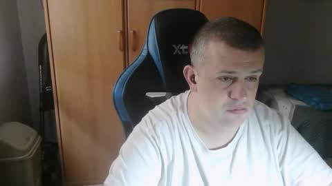 Snapshot of danysanchez1981 chatting on February 27, 9:42 am danysanchez1981 online show from February 27, 9:42 am