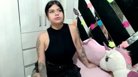 daphne877046 online show from October 15, 4:51 pm