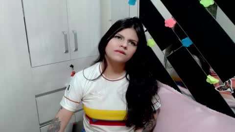 daphne877046 online show from February 21, 10:44 pm
