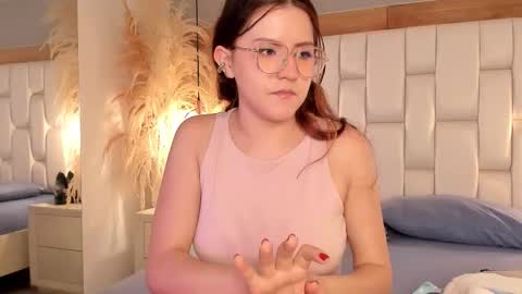 daphne_and_roger online show from September 25, 11:36 am