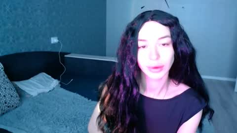 Daphne Darkthorn online show from November 21, 9:30 am