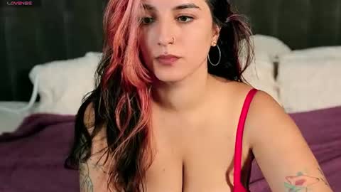 Snapshot of daphne_moss chatting on July 20, 12:51 pm Agatha online show from July 20, 12:51 pm