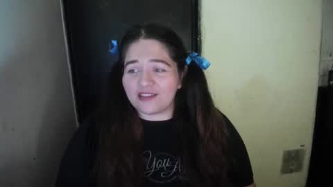 Snapshot of daphnegirlsexxy chatting on March 13, 3:35 am daphnegirlsexxy online show from March 13, 3:35 am