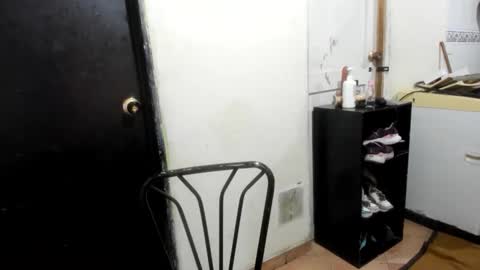 Snapshot of daphnegirlsexxy chatting on April 2, 3:15 am daphnegirlsexxy online show from April 2, 3:15 am