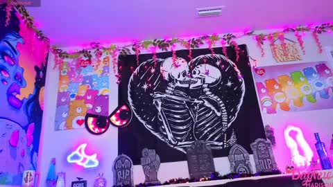 Daphne Madison online show from October 3, 6:05 pm