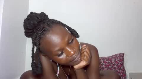 ESTHER online show from October 21, 6:41 pm