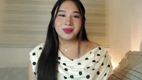 Snapshot of darcy_world chatting on May 31, 6:42 pm DARCY online show from May 31, 6:42 pm