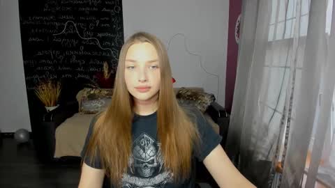 Snapshot of dariaangels chatting on March 16, 12:31 pm dariaangels online show from March 16, 12:31 pm