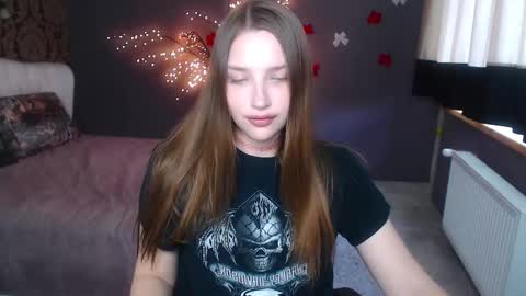 Snapshot of dariaangels chatting on March 26, 12:33 pm dariaangels online show from March 26, 12:33 pm
