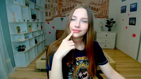 Snapshot of dariaangels chatting on April 1, 11:55 am dariaangels online show from April 1, 11:55 am