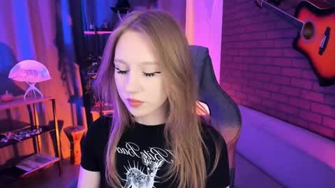 Daria Tate online show from April 15, 11:39 am