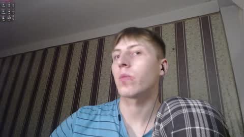 darienlarge online show from February 26, 1:00 am